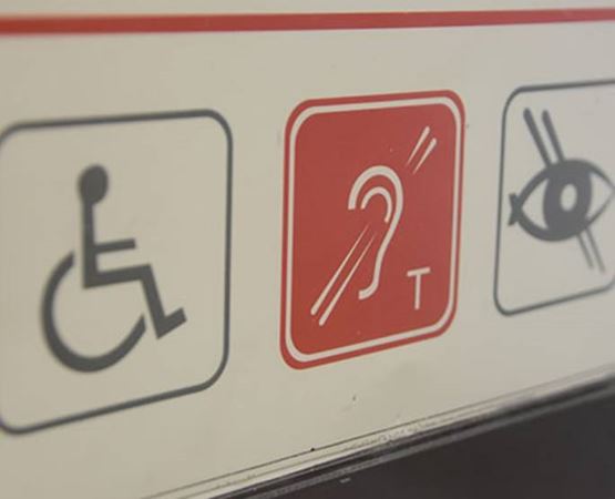 Panneau d'accessibilité pour handicaps.