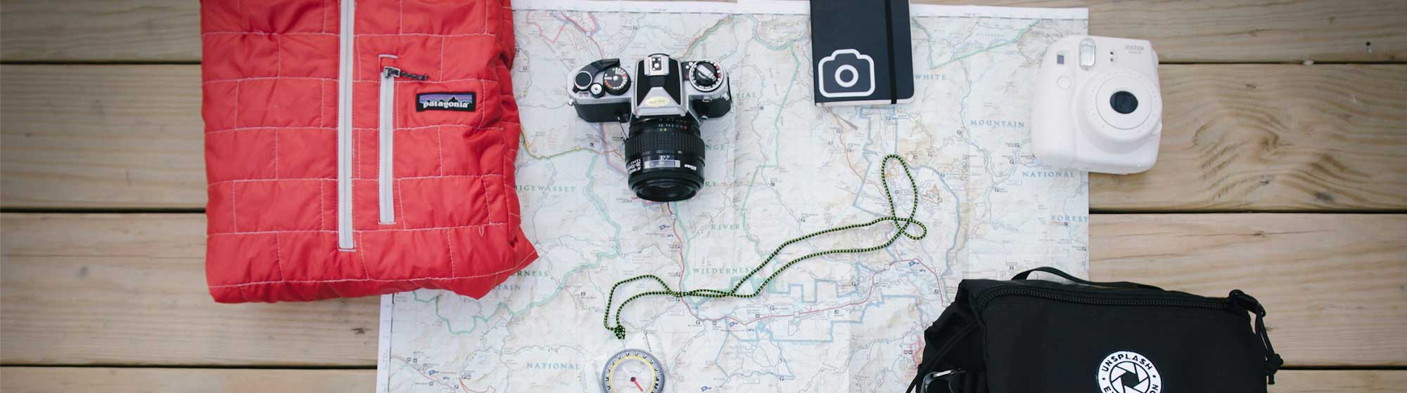 Les équipements pour un marcheur en montagne