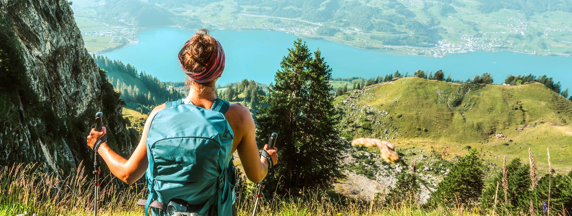 une femme à la montagne