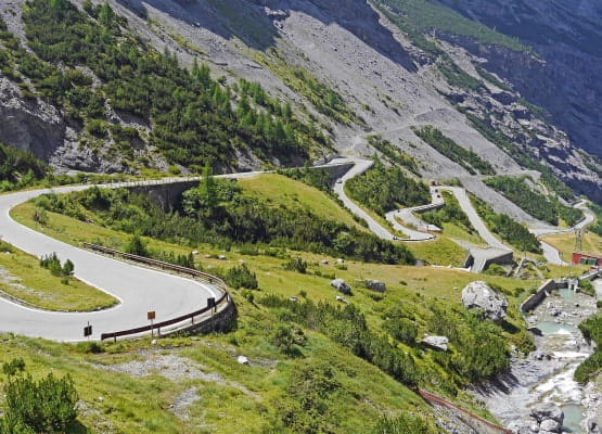 En Italie, le col du Stelvio est le plus haut col du pays et le deuxième des Alpes
