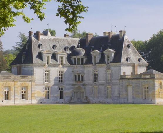 Un château au milieu du jardin