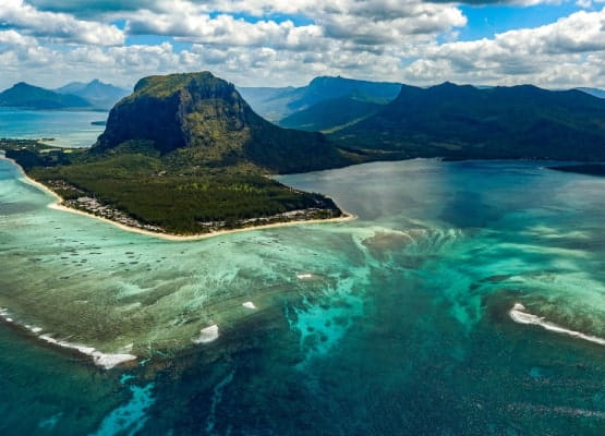 Une vue en hélicoptère sur l'île Maurice