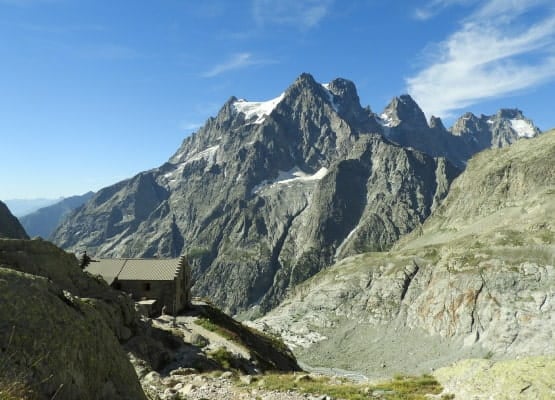 Dormir dans une roulotte au coeur des écrins