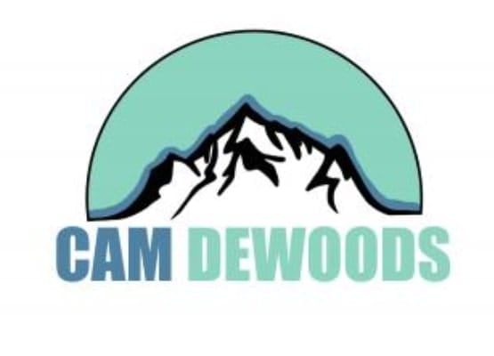 Le logo officiel de Cam Dewoods