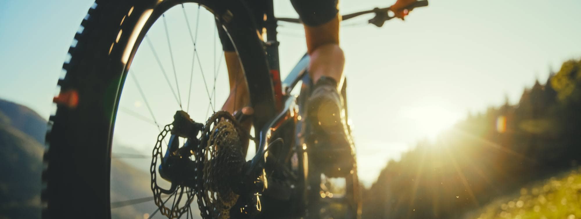 vue en contrebas d'un vélo