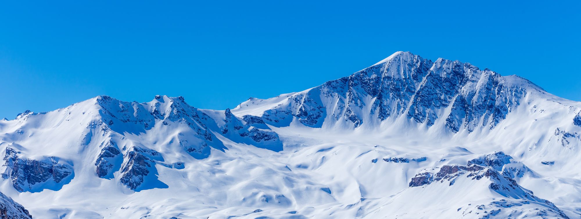 Image d'une chaine de montagnes. 